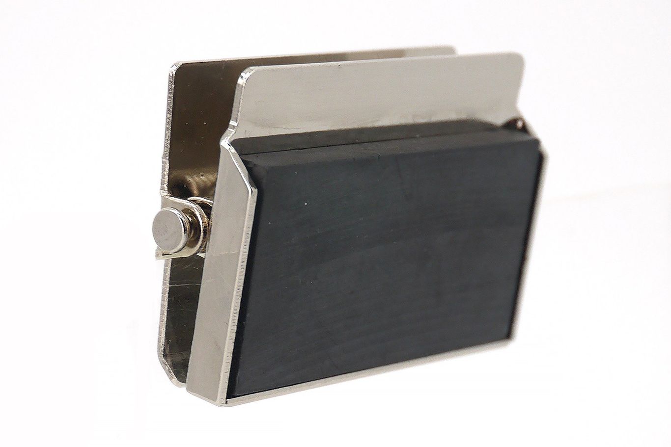 Pappersklämma magnet